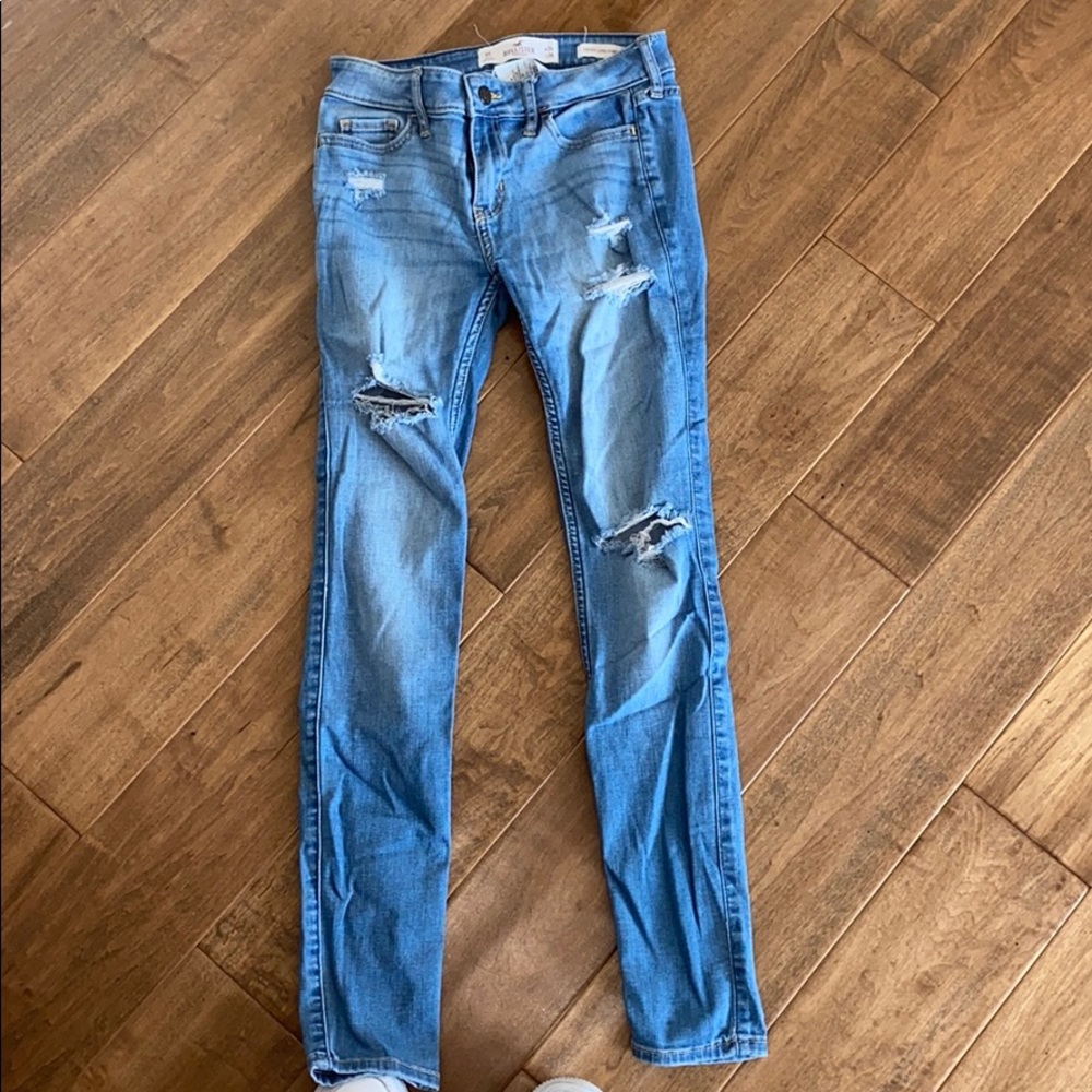 light washed skinny jeans